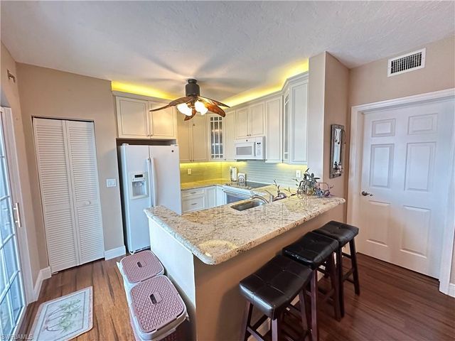 22748 Island Pines WAY 302, Fort Myers Beach, FL 33931