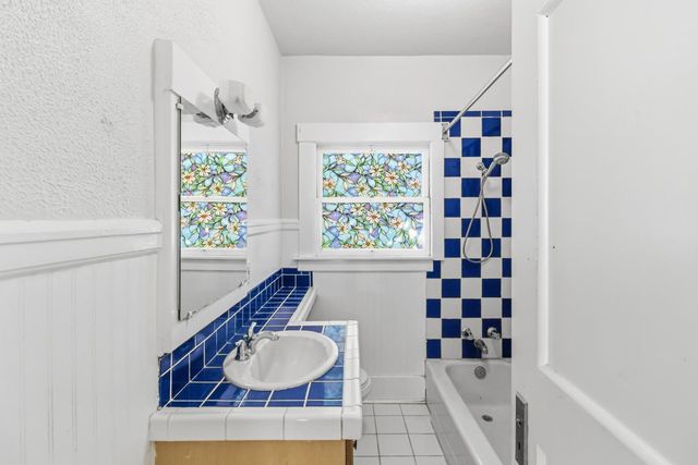 828 8th St, Marysville, CA 95901