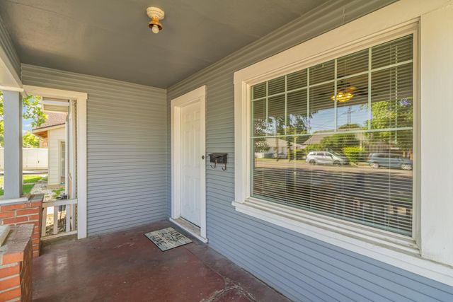 828 8th St, Marysville, CA 95901