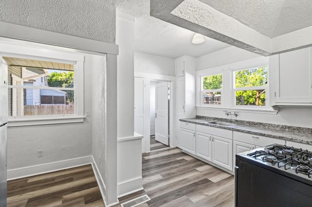 828 8th St, Marysville, CA 95901