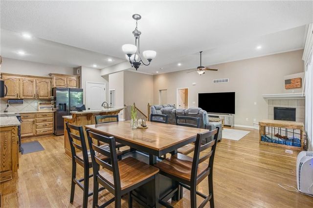 497 S 137th Place, Bonner Springs, KS 66012