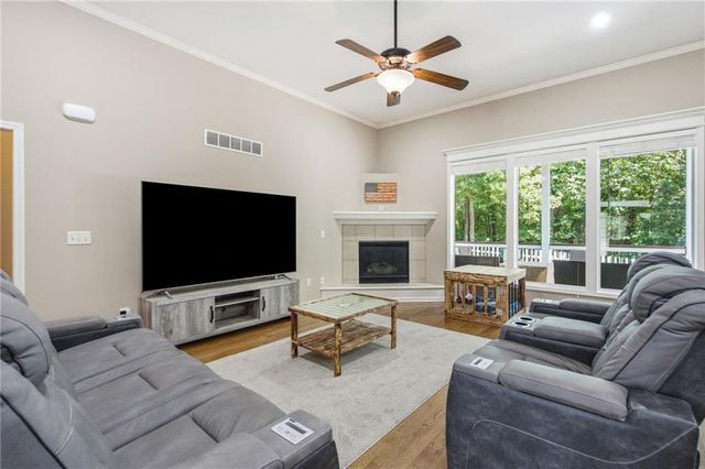 497 S 137th Place, Bonner Springs, KS 66012