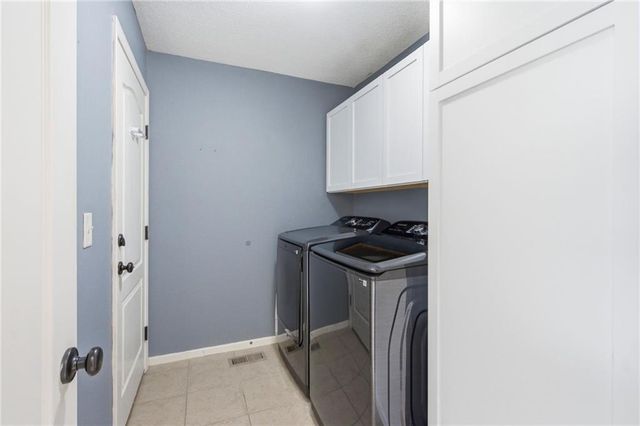 497 S 137th Place, Bonner Springs, KS 66012