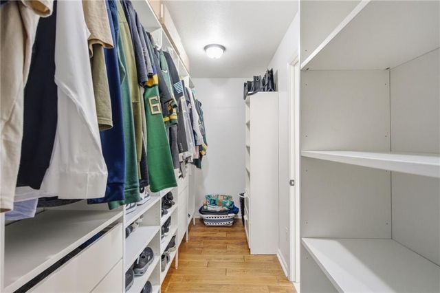 497 S 137th Place, Bonner Springs, KS 66012