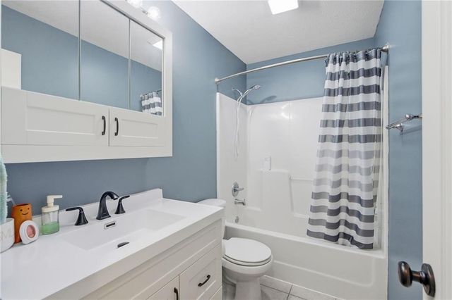 497 S 137th Place, Bonner Springs, KS 66012