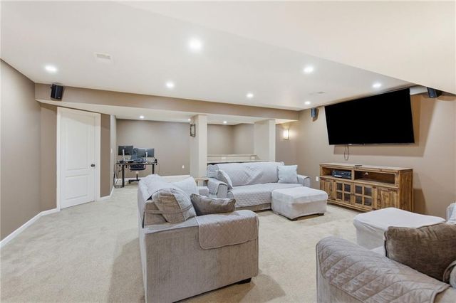497 S 137th Place, Bonner Springs, KS 66012
