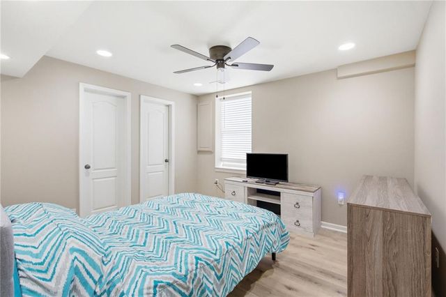 497 S 137th Place, Bonner Springs, KS 66012