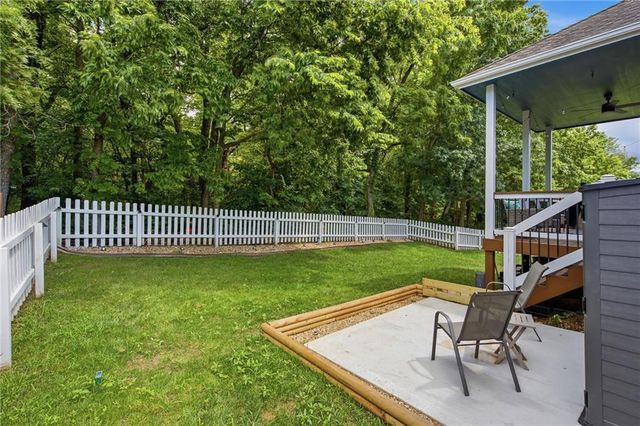 497 S 137th Place, Bonner Springs, KS 66012