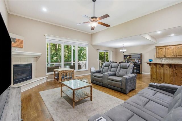 497 S 137th Place, Bonner Springs, KS 66012