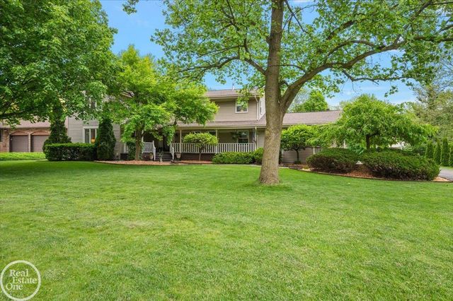 88 Aspinwall Drive, Troy, MI 48098