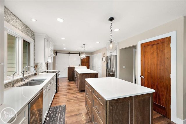 88 Aspinwall Drive, Troy, MI 48098