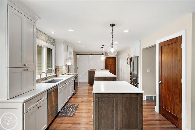 88 Aspinwall Drive, Troy, MI 48098