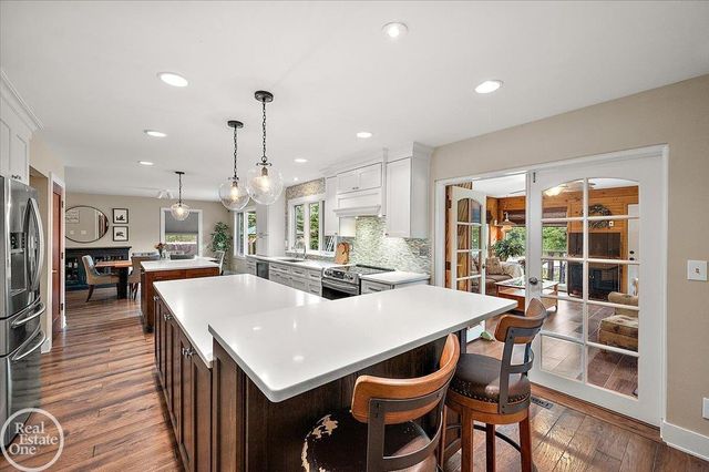 88 Aspinwall Drive, Troy, MI 48098