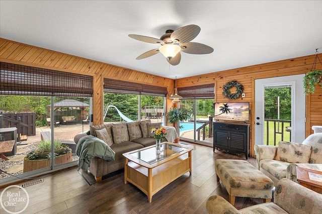 88 Aspinwall Drive, Troy, MI 48098