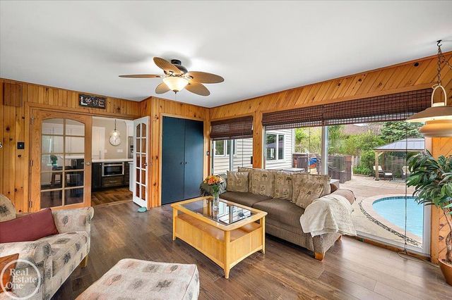 88 Aspinwall Drive, Troy, MI 48098