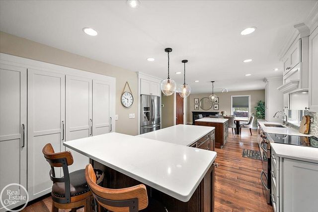 88 Aspinwall Drive, Troy, MI 48098