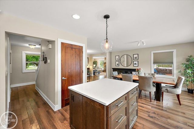 88 Aspinwall Drive, Troy, MI 48098