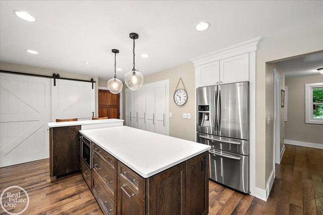 88 Aspinwall Drive, Troy, MI 48098