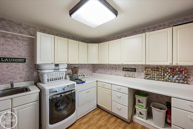 88 Aspinwall Drive, Troy, MI 48098