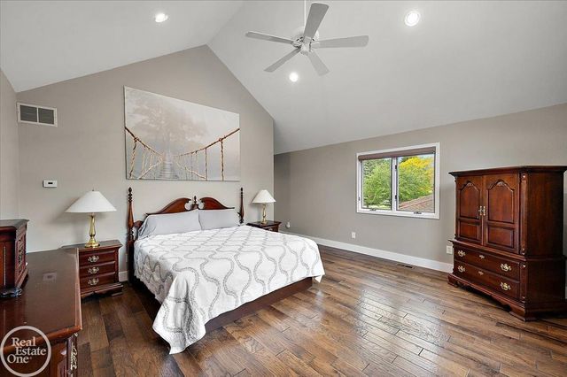 88 Aspinwall Drive, Troy, MI 48098