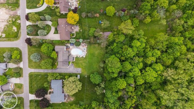 88 Aspinwall Drive, Troy, MI 48098