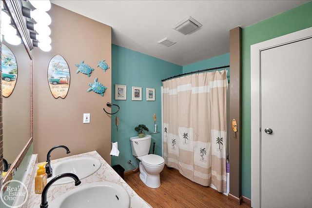 88 Aspinwall Drive, Troy, MI 48098