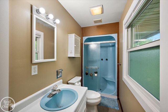 88 Aspinwall Drive, Troy, MI 48098
