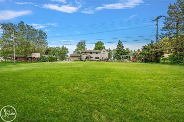 88 Aspinwall Drive, Troy, MI 48098