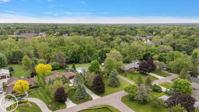 88 Aspinwall Drive, Troy, MI 48098