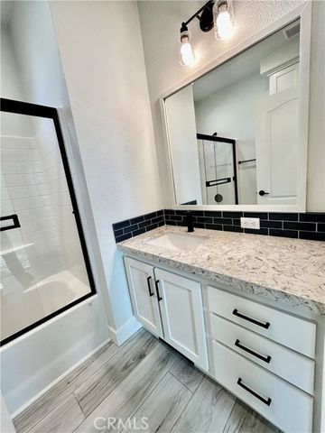 1536 S state Street 98, Hemet, CA 92543