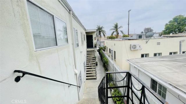 1083 Gaviota Avenue, Long Beach, CA 90813