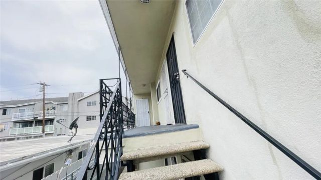 1083 Gaviota Avenue, Long Beach, CA 90813