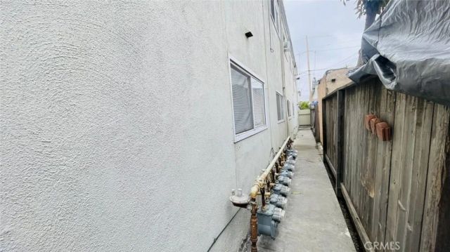 1083 Gaviota Avenue, Long Beach, CA 90813