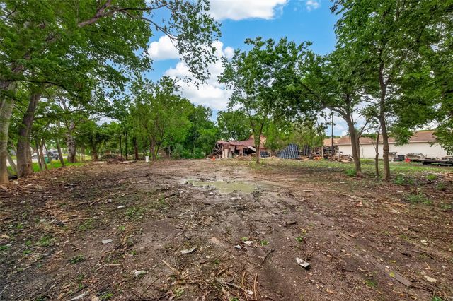 2111 Jensen Drive, Houston, TX 77026