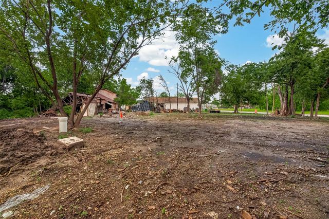 2111 Jensen Drive, Houston, TX 77026