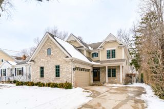 218 Coolidge Place, Libertyville, IL 60048
