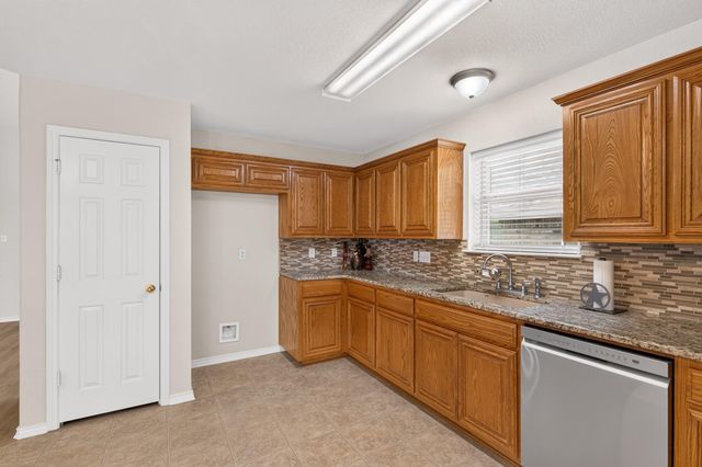 1604 Prickly Pear ST, Lockhart, TX 78644