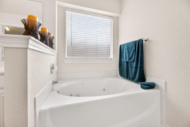 1604 Prickly Pear ST, Lockhart, TX 78644