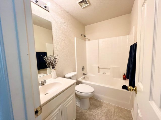 1604 Prickly Pear ST, Lockhart, TX 78644