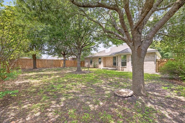 1604 Prickly Pear ST, Lockhart, TX 78644