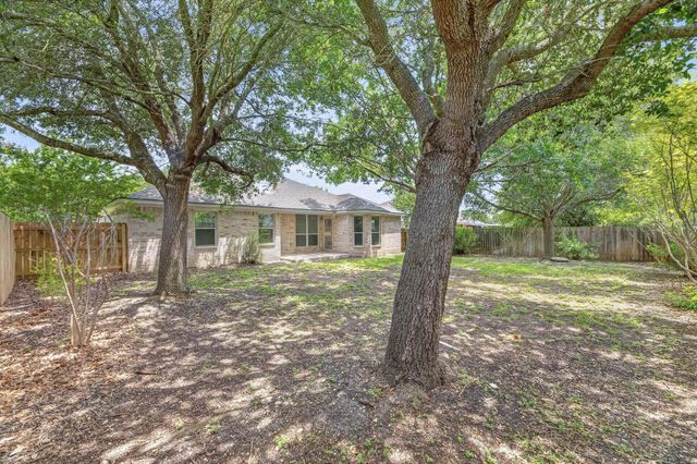 1604 Prickly Pear ST, Lockhart, TX 78644