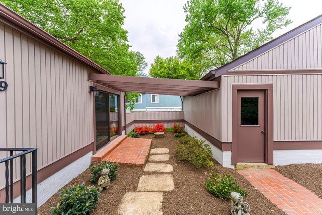 11819 BLUE SPRUCE RD, Reston, VA 20191
