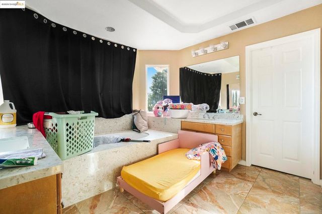 3238 Panda Ct, Antioch, CA 94531