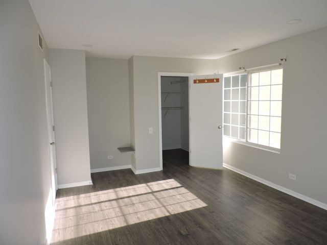 343 Gregory Street, Aurora, IL 60504