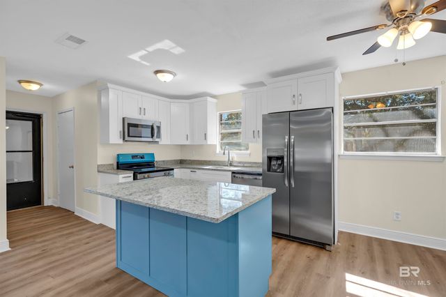 1320 Oak Street, Daphne, AL 36526