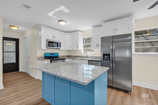 1320 Oak Street, Daphne, AL 36526