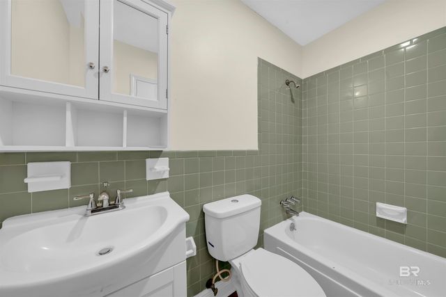 1320 Oak Street, Daphne, AL 36526