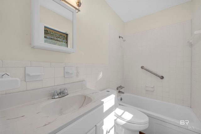 1320 Oak Street, Daphne, AL 36526