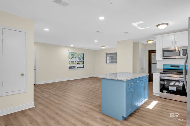 1320 Oak Street, Daphne, AL 36526