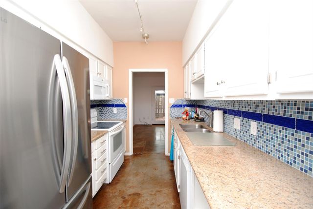 3838 Lake Street, Houston, TX 77098